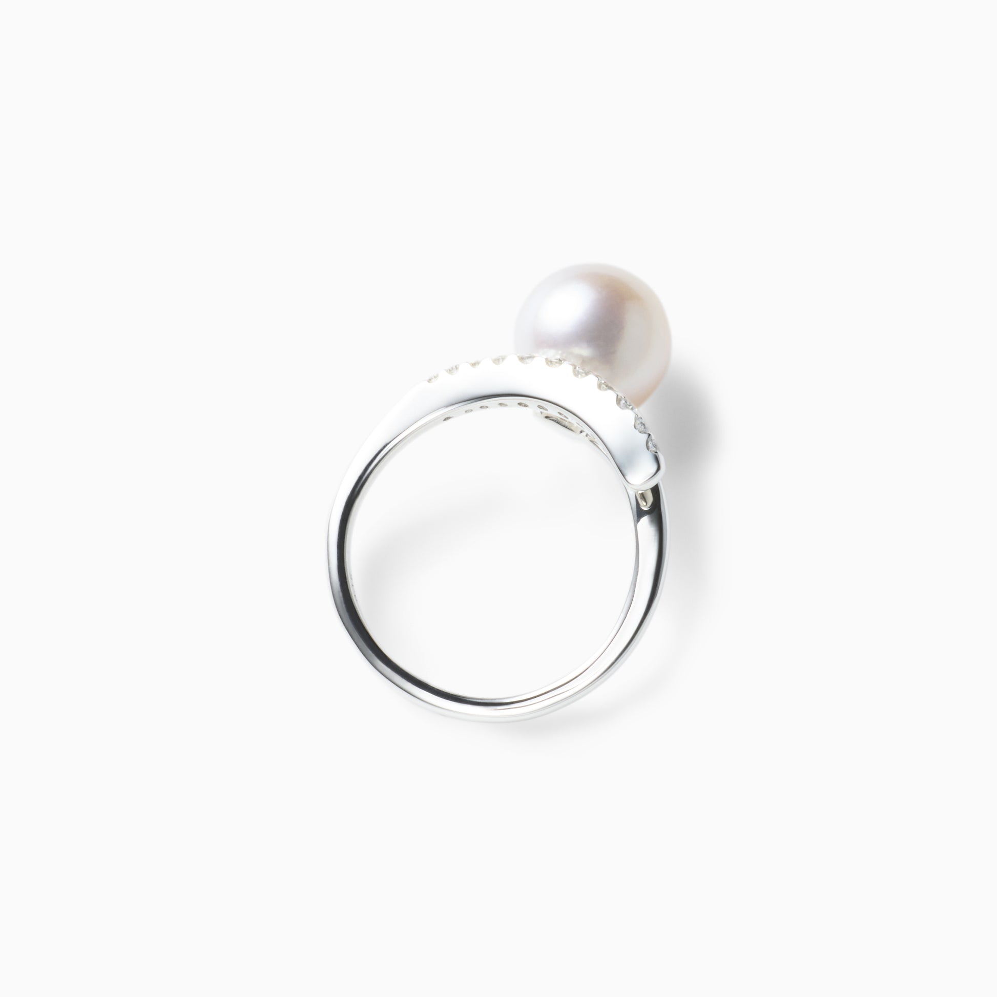 真横右下アングル