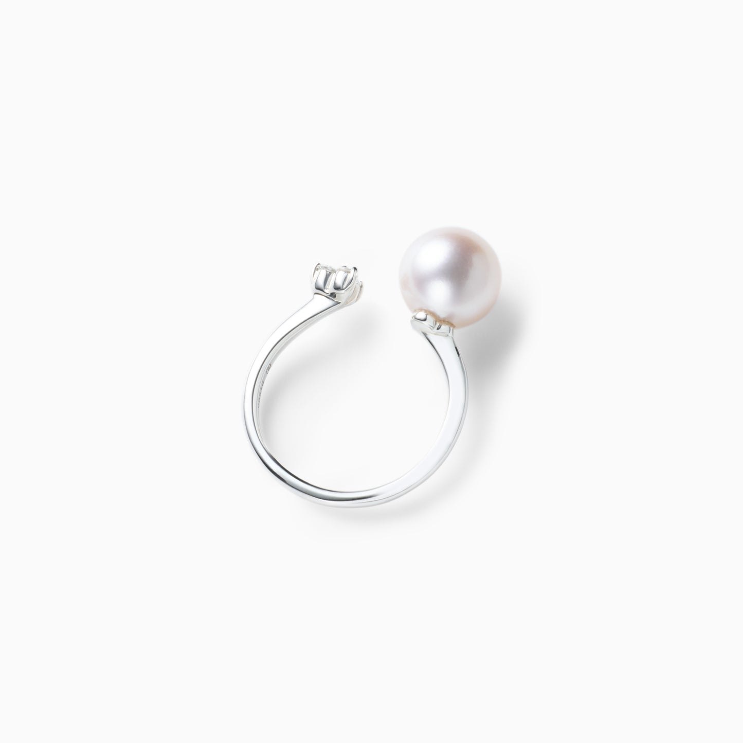 真横右下アングル